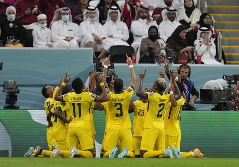 Chùm ảnh ngày khai mạc đầy ấn tượng của World Cup 2022 tại Qatar - Ảnh 7. Chùm ảnh ngày khai mạc đầy ấn tượng của World Cup 2022 tại Qatar - Ảnh 7.