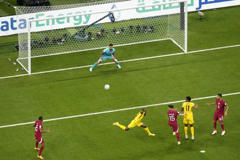 Chùm ảnh ngày khai mạc đầy ấn tượng của World Cup 2022 tại Qatar - Ảnh 8. Chùm ảnh ngày khai mạc đầy ấn tượng của World Cup 2022 tại Qatar - Ảnh 8.