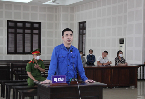 Tuyên án người lái ô tô đâm liên tiếp vợ cũ và bạn trai vì ghen tuông - Ảnh 1. Tuyên án người lái ô tô đâm liên tiếp vợ cũ và bạn trai vì ghen tuông - Ảnh 1.