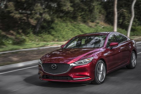 Mazda nâng cấp màu sơn đỏ huyền thoại nhưng bỏ rơi BT-50 - Ảnh 1. Mazda nâng cấp màu sơn đỏ huyền thoại nhưng bỏ rơi BT-50 - Ảnh 1.