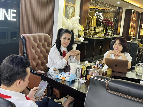 Ảnh vui sao Việt 21-11: Dương Hoàng Yến tuyển người yêu - Ảnh 8. Ảnh vui sao Việt 21-11: Dương Hoàng Yến tuyển người yêu - Ảnh 8.