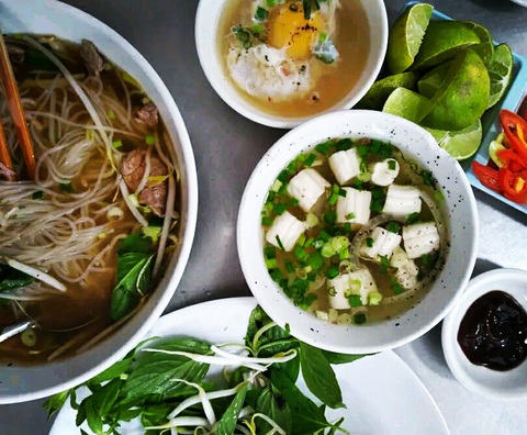 Quán phở nghèo ngày xưa của mẹ, con nít như tôi ăn một mạch đến sợi cuối cùng - Ảnh 1. Quán phở nghèo ngày xưa của mẹ, con nít như tôi ăn một mạch đến sợi cuối cùng - Ảnh 1.