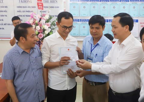 Tin sáng 22-11: Mô tô phân khối lớn hút khách; Hàng tiêu dùng khuyến mại ồ ạt - Ảnh 6. Tin sáng 22-11: Mô tô phân khối lớn hút khách; Hàng tiêu dùng khuyến mại ồ ạt - Ảnh 6.