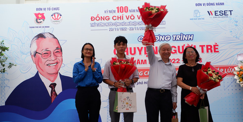 Học sinh ngôi trường mang tên Võ Văn Kiệt cùng tìm hiểu về ông - Ảnh 1. Học sinh ngôi trường mang tên Võ Văn Kiệt cùng tìm hiểu về ông - Ảnh 1.