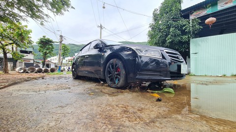 Ghềnh Ráng sau trận ngập lịch sử: Tài sản người dân hư hỏng quá lớn - Ảnh 3. Ghềnh Ráng sau trận ngập lịch sử: Tài sản người dân hư hỏng quá lớn - Ảnh 3.
