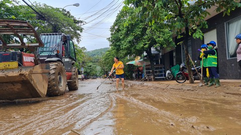 Ghềnh Ráng sau trận ngập lịch sử: Tài sản người dân hư hỏng quá lớn - Ảnh 2. Ghềnh Ráng sau trận ngập lịch sử: Tài sản người dân hư hỏng quá lớn - Ảnh 2.