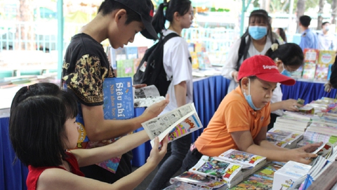 Diễn đàn Không thể nói tục như một thói quen: Trau chuốt lời nói, trách nhiệm của mỗi người - Ảnh 1. Diễn đàn Không thể nói tục như một thói quen: Trau chuốt lời nói, trách nhiệm của mỗi người - Ảnh 1.