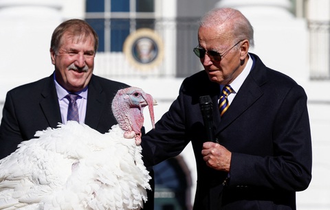 2022-11-21T164343Z_1968893923_RC29QX9QUCSQ_RTRMADP_3_USA-THANKSGIVING-BIDEN 2022-11-21T164343Z_1968893923_RC29QX9QUCSQ_RTRMADP_3_USA-THANKSGIVING-BIDEN