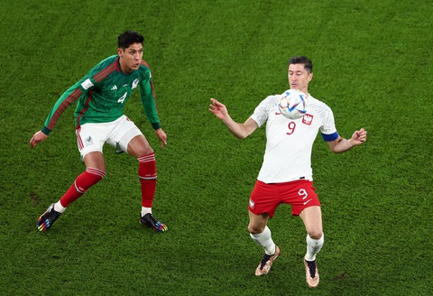 Lewandowski đá hỏng phạt đền, Ba Lan hoà Mexico không bàn thắng - Ảnh 1. Lewandowski đá hỏng phạt đền, Ba Lan hoà Mexico không bàn thắng - Ảnh 1.