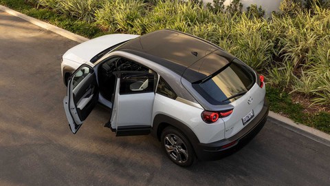 Mazda cập nhật xe điện đầu tiên nhưng ít ai biết tới vì cải tiến lùi - Ảnh 3. Mazda cập nhật xe điện đầu tiên nhưng ít ai biết tới vì cải tiến lùi - Ảnh 3.