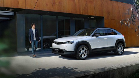 Mazda cập nhật xe điện đầu tiên nhưng ít ai biết tới vì cải tiến lùi - Ảnh 1. Mazda cập nhật xe điện đầu tiên nhưng ít ai biết tới vì cải tiến lùi - Ảnh 1.