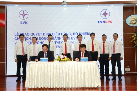 Tổng Công ty Điện lực miền Nam có tân Chủ tịch Hội đồng Thành viên - Ảnh 2. Tổng Công ty Điện lực miền Nam có tân Chủ tịch Hội đồng Thành viên - Ảnh 2.