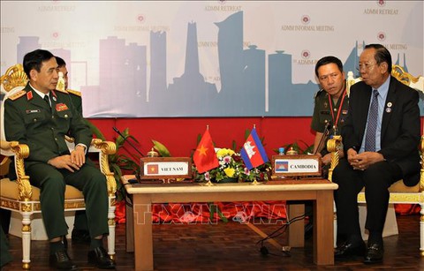 Bộ trưởng Phan Văn Giang gặp Bộ trưởng Quốc phòng Campuchia, Trung Quốc - Ảnh 1. Bộ trưởng Phan Văn Giang gặp Bộ trưởng Quốc phòng Campuchia, Trung Quốc - Ảnh 1.