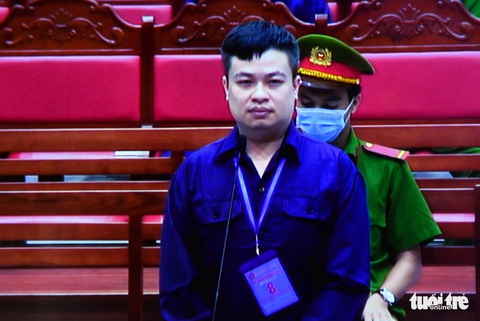 Luật sư đề nghị giảm nhẹ hình phạt cho con trai ‘trùm’ buôn lậu xăng vì hoàn cảnh gia đình - Ảnh 1. Luật sư đề nghị giảm nhẹ hình phạt cho con trai ‘trùm’ buôn lậu xăng vì hoàn cảnh gia đình - Ảnh 1.