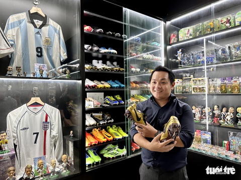 CĐV Việt Nam chi tiền tỉ mở thư viện bóng đá có Ronaldo, Messi - Ảnh 1. CĐV Việt Nam chi tiền tỉ mở thư viện bóng đá có Ronaldo, Messi - Ảnh 1.