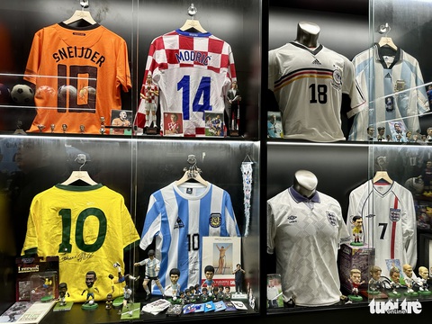 CĐV Việt Nam chi tiền tỉ mở thư viện bóng đá có Ronaldo, Messi - Ảnh 2. CĐV Việt Nam chi tiền tỉ mở thư viện bóng đá có Ronaldo, Messi - Ảnh 2.
