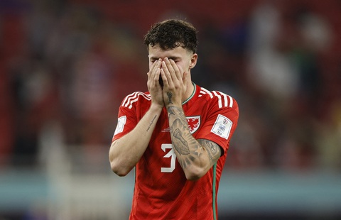 Ngôi sao Xứ Wales bật khóc sau trận: Đó là dành cho ông, ông ạ - Ảnh 1. Ngôi sao Xứ Wales bật khóc sau trận: Đó là dành cho ông, ông ạ - Ảnh 1.