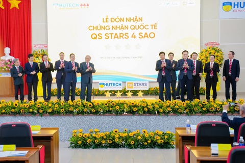 HUTECH đạt chứng nhận quốc tế QS Stars 4 Sao - Ảnh 1. HUTECH đạt chứng nhận quốc tế QS Stars 4 Sao - Ảnh 1.