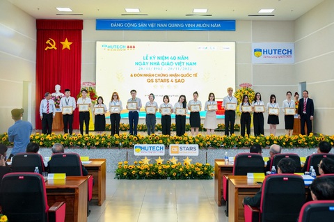 HUTECH đạt chứng nhận quốc tế QS Stars 4 Sao - Ảnh 3. HUTECH đạt chứng nhận quốc tế QS Stars 4 Sao - Ảnh 3.