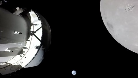 Tàu vũ trụ Orion của NASA bay vào quỹ đạo Mặt trăng - Ảnh 1. Tàu vũ trụ Orion của NASA bay vào quỹ đạo Mặt trăng - Ảnh 1.