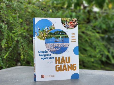 Chuyện trong nhà ngoài xóm miệt Hậu giang gây thương nhớ - Ảnh 2. Chuyện trong nhà ngoài xóm miệt Hậu giang gây thương nhớ - Ảnh 2.