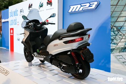 Piaggio MP3 ra mắt Việt Nam: Mô tô 3 bánh, 400 phân khối, giá 330 triệu đồng - Ảnh 3. Piaggio MP3 ra mắt Việt Nam: Mô tô 3 bánh, 400 phân khối, giá 330 triệu đồng - Ảnh 3.