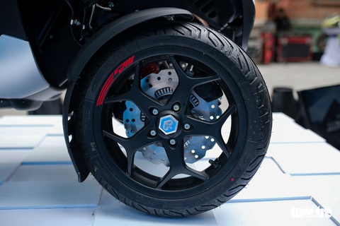 Piaggio MP3 ra mắt Việt Nam: Mô tô 3 bánh, 400 phân khối, giá 330 triệu đồng - Ảnh 14. Piaggio MP3 ra mắt Việt Nam: Mô tô 3 bánh, 400 phân khối, giá 330 triệu đồng - Ảnh 14.