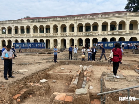 Đề xuất ‘hạ giải’ tòa nhà Pháp cũ để phục dựng không gian điện Kính Thiên - Ảnh 2. Đề xuất ‘hạ giải’ tòa nhà Pháp cũ để phục dựng không gian điện Kính Thiên - Ảnh 2.
