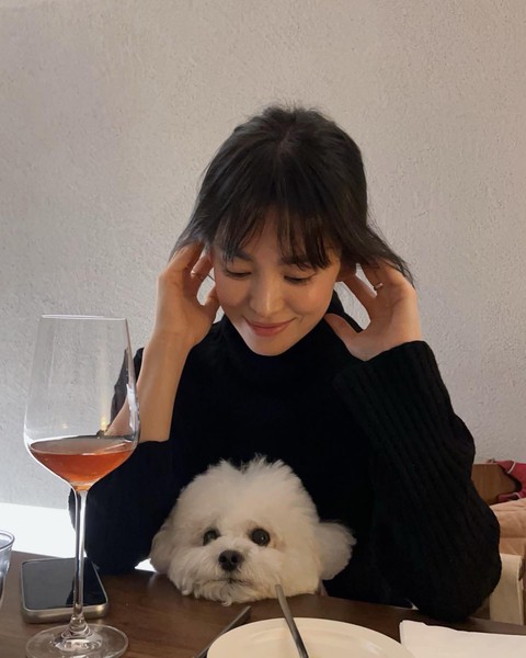Visual tươi rói của Song Hye Kyo trong ngày đón tuổi 41 - Ảnh 4. Visual tươi rói của Song Hye Kyo trong ngày đón tuổi 41 - Ảnh 4.