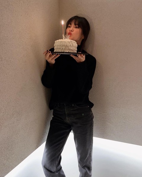 Visual tươi rói của Song Hye Kyo trong ngày đón tuổi 41 - Ảnh 3. Visual tươi rói của Song Hye Kyo trong ngày đón tuổi 41 - Ảnh 3.