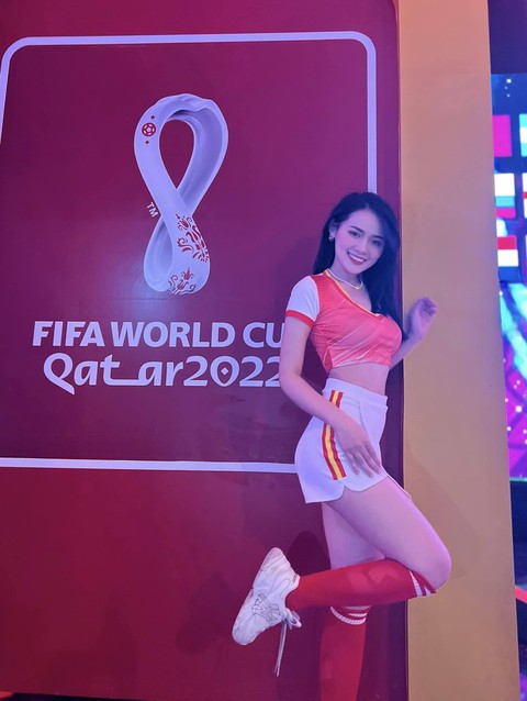 Có nên để hot girl bình luận World Cup? - Ảnh 4. Có nên để hot girl bình luận World Cup? - Ảnh 4.