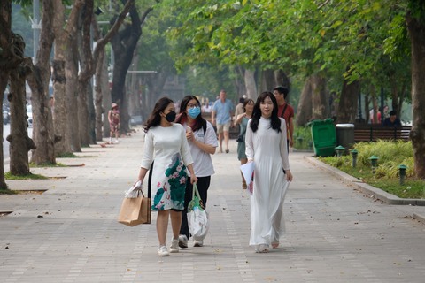 Thời tiết 23-11: TP.HCM mưa từ sớm, miền Trung vẫn mưa to - Ảnh 1. Thời tiết 23-11: TP.HCM mưa từ sớm, miền Trung vẫn mưa to - Ảnh 1.