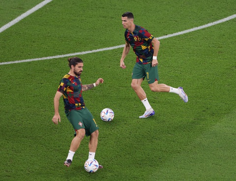 Xem hình ảnh Ronaldo khởi động trước trận gặp Ghana - Ảnh 5. Xem hình ảnh Ronaldo khởi động trước trận gặp Ghana - Ảnh 5.