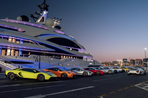 Dàn xe đắt giá của giới rich kid Qatar: Không siêu xe thì cũng phải xế hộp triệu USD - Ảnh 4. Dàn xe đắt giá của giới rich kid Qatar: Không siêu xe thì cũng phải xế hộp triệu USD - Ảnh 4.