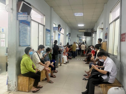 Sử dụng bệnh án điện tử tiết kiệm 12 phút/hồ sơ so với bệnh án giấy - Ảnh 1. Sử dụng bệnh án điện tử tiết kiệm 12 phút/hồ sơ so với bệnh án giấy - Ảnh 1.