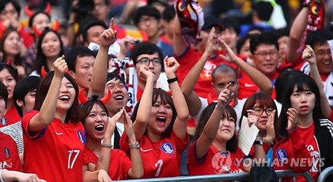 World Cup ở khắp nơi: Hàn Quốc sôi động thị trường gà rán - Ảnh 1. World Cup ở khắp nơi: Hàn Quốc sôi động thị trường gà rán - Ảnh 1.