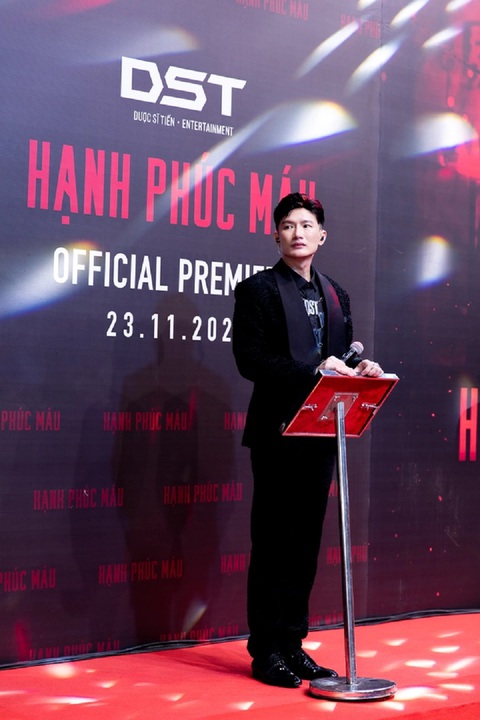 Dược sĩ Tiến chơi lớn xây hẳn đại lộ danh vọng Hạnh phúc máu - Ảnh 1. Dược sĩ Tiến chơi lớn xây hẳn đại lộ danh vọng Hạnh phúc máu - Ảnh 1.