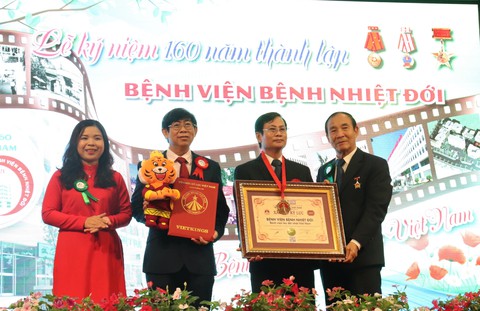 Bệnh viện Bệnh nhiệt đới chính thức được xác nhận là bệnh viện lâu đời nhất Việt Nam - Ảnh 1. Bệnh viện Bệnh nhiệt đới chính thức được xác nhận là bệnh viện lâu đời nhất Việt Nam - Ảnh 1.