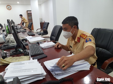Thu thập thông tin xe cộ: Có thuận tiện cho dân? - Ảnh 1. Thu thập thông tin xe cộ: Có thuận tiện cho dân? - Ảnh 1.