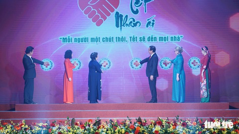 Tết nhân ái 2023: Mục tiêu 600 tỉ đồng hỗ trợ 1 triệu người nghèo - Ảnh 3. Tết nhân ái 2023: Mục tiêu 600 tỉ đồng hỗ trợ 1 triệu người nghèo - Ảnh 3.