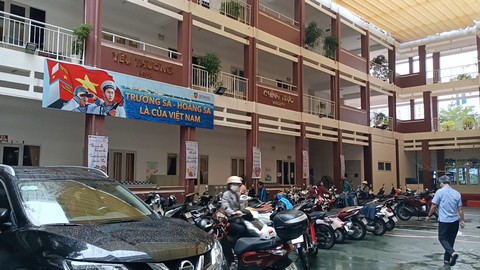 Vụ ngộ độc tại Trường iSchool Nha Trang: Nhiều em xuất viện, sẽ trở lại trường vào tuần sau - Ảnh 2. Vụ ngộ độc tại Trường iSchool Nha Trang: Nhiều em xuất viện, sẽ trở lại trường vào tuần sau - Ảnh 2.