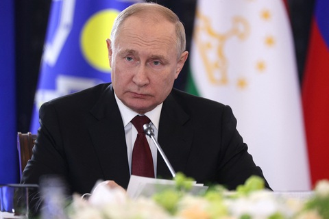 Ông Putin gặp gỡ mẹ của binh sĩ Nga đang chiến đấu ở Ukraine - Ảnh 1. Ông Putin gặp gỡ mẹ của binh sĩ Nga đang chiến đấu ở Ukraine - Ảnh 1.