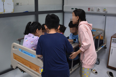 Vụ ngộ độc tại Trường iSchool Nha Trang: Nhiều em xuất viện, sẽ trở lại trường vào tuần sau - Ảnh 1. Vụ ngộ độc tại Trường iSchool Nha Trang: Nhiều em xuất viện, sẽ trở lại trường vào tuần sau - Ảnh 1.