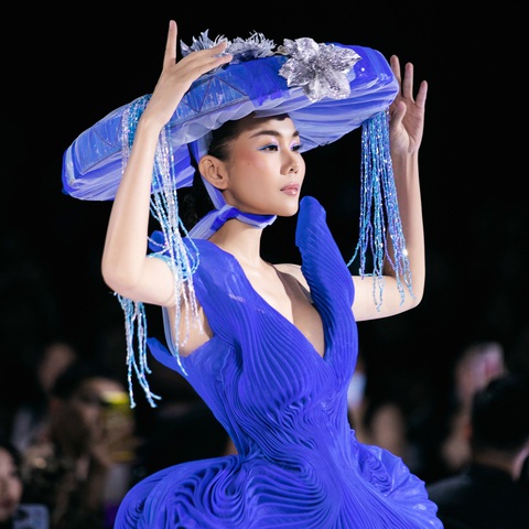 Đạo diễn Huyền sử vua Đinh than ít suất chiếu; Á hậu Phương Anh sẽ giao tiếp bằng 5 thứ tiếng - Ảnh 4. Đạo diễn Huyền sử vua Đinh than ít suất chiếu; Á hậu Phương Anh sẽ giao tiếp bằng 5 thứ tiếng - Ảnh 4.
