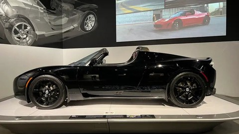 Triển lãm Tesla: Từ sự xấu hổ của Elon Musk tới tai nạn và thành công của Tesla - Ảnh 6. Triển lãm Tesla: Từ sự xấu hổ của Elon Musk tới tai nạn và thành công của Tesla - Ảnh 6.