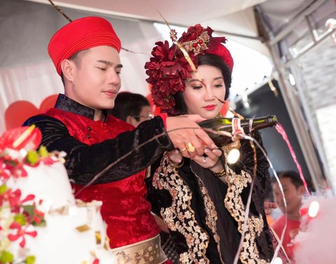 Lê Dương Bảo Lâm xin lỗi vợ vì loạt ảnh cô dâu thảm họa - Ảnh 2. Lê Dương Bảo Lâm xin lỗi vợ vì loạt ảnh cô dâu thảm họa - Ảnh 2.