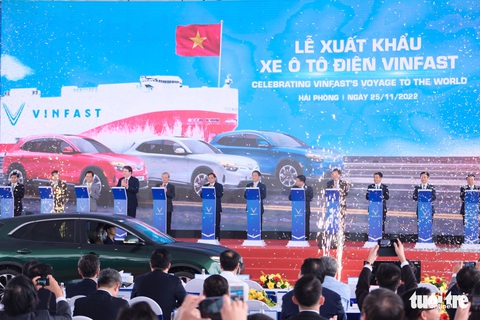 Thủ tướng Phạm Minh Chính dự lễ xuất khẩu lô xe điện VF 8 sang Mỹ - Ảnh 8. Thủ tướng Phạm Minh Chính dự lễ xuất khẩu lô xe điện VF 8 sang Mỹ - Ảnh 8.