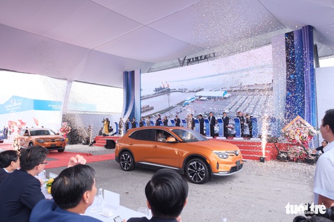 Thủ tướng Phạm Minh Chính dự lễ xuất khẩu lô xe điện VF 8 sang Mỹ - Ảnh 9. Thủ tướng Phạm Minh Chính dự lễ xuất khẩu lô xe điện VF 8 sang Mỹ - Ảnh 9.