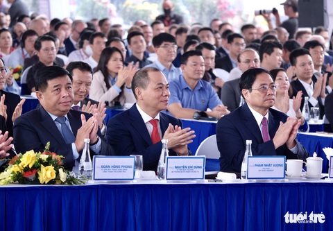 Thủ tướng Phạm Minh Chính dự lễ xuất khẩu lô xe điện VF 8 sang Mỹ - Ảnh 1. Thủ tướng Phạm Minh Chính dự lễ xuất khẩu lô xe điện VF 8 sang Mỹ - Ảnh 1.