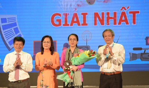 Phạm Thị Cẩm Nguyên - quán quân hội thi Tiếng hát người làm báo 2022 - Ảnh 1. Phạm Thị Cẩm Nguyên - quán quân hội thi Tiếng hát người làm báo 2022 - Ảnh 1.